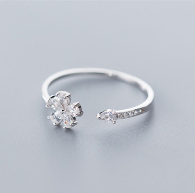 Five - petal Ring - LuVoria