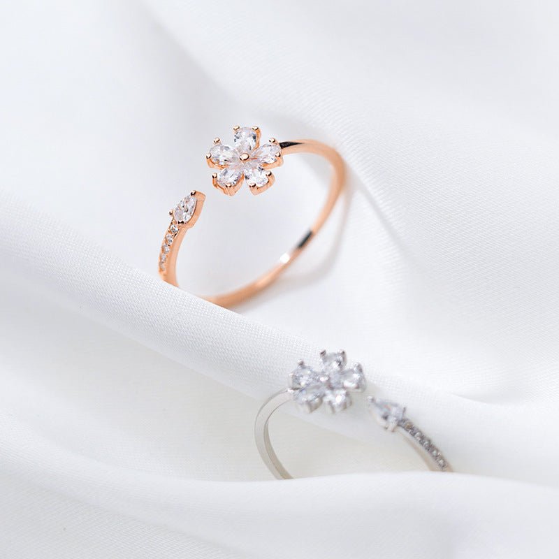 Five - petal Ring - LuVoria
