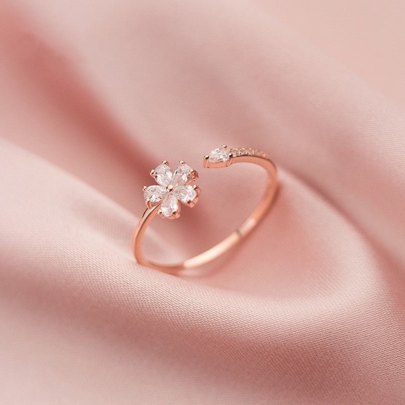 Five - petal Ring - LuVoria